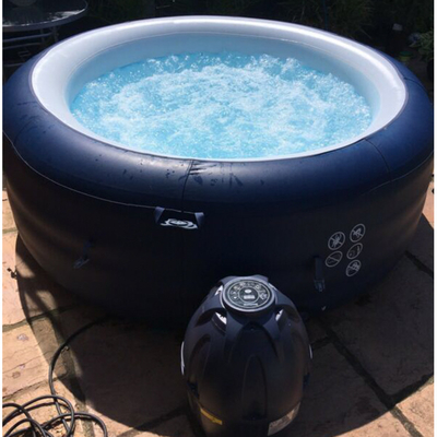 Przenośna zewnętrzna wiadomość nadmuchiwana wanna z hydromasażem Spa z pokrywą